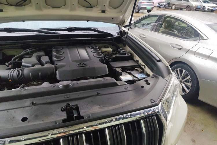 Used Toyota Prado  Engine Bay Left
