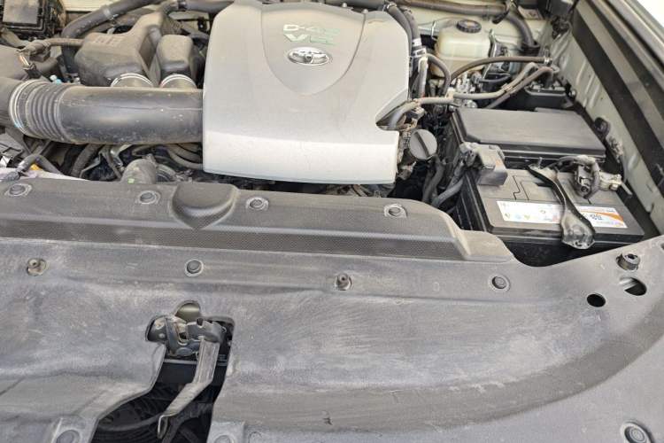 Used Toyota Prado 2019 3.5L Automatic TX-L Deluxe Edition with Rear-Mounted Spare Tire Engine Bay Left