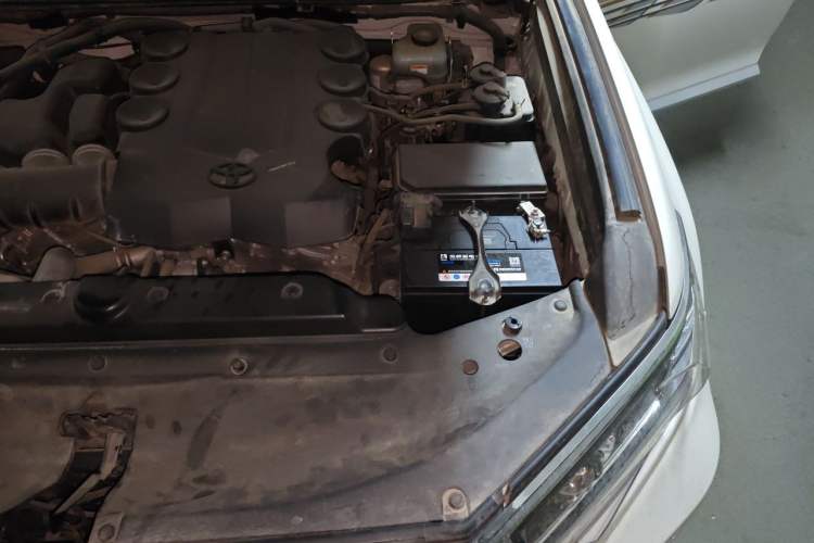 Used Toyota Prado 2019 4.0L GX-R Dubai Edition – Middle East Engine Bay Left