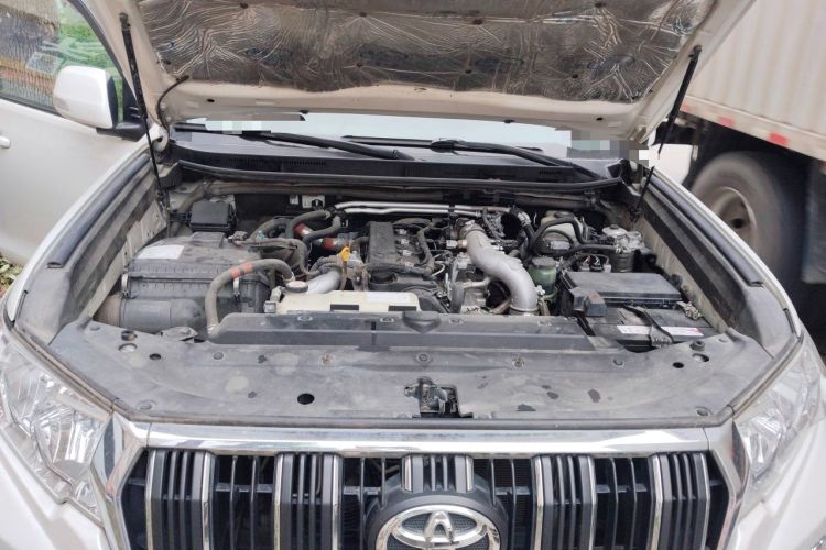 Used Toyota Prado  Engine Bay