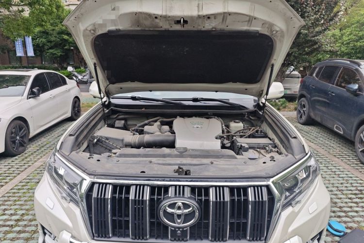 Used Toyota Prado 2019 3.5L Automatic TX-L Deluxe Edition with Rear-Mounted Spare Tire Engine Bay