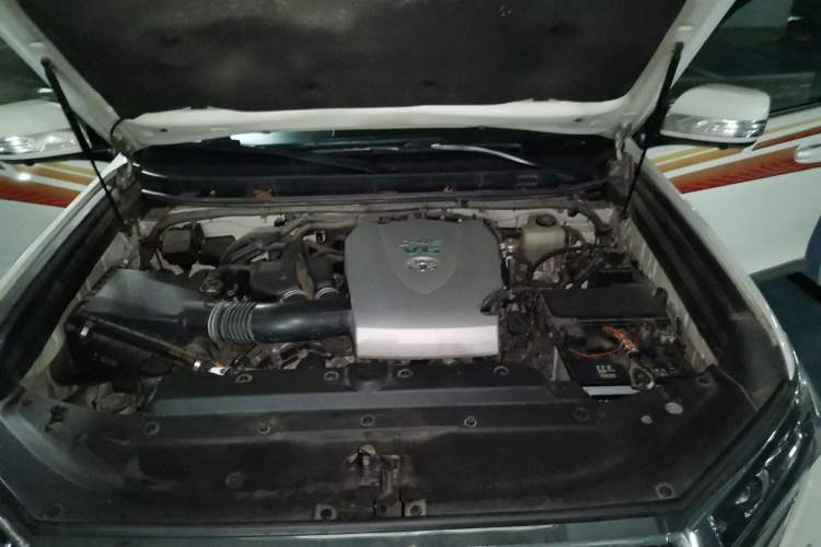 Used Toyota Prado 2019 3.5L Automatic TX-L Deluxe Edition with Rear-Mounted Spare Tire Engine Bay