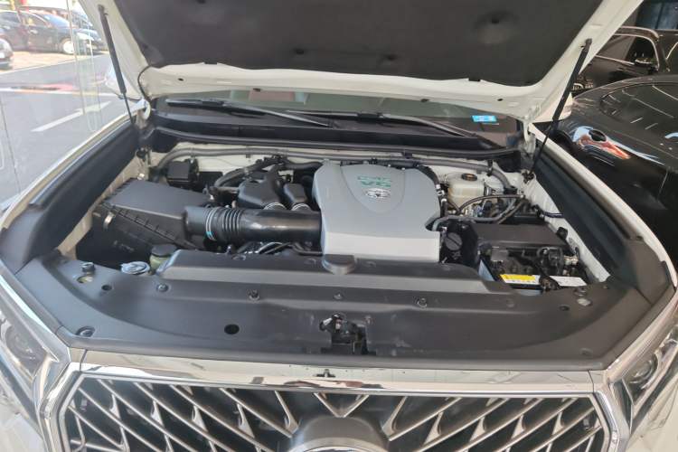 Used Toyota Prado 2019 3.5L Automatic TX-L Deluxe Edition with Rear-Mounted Spare Tire Engine Bay