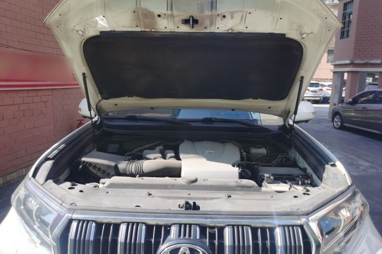 Used Toyota Prado 2019 3.5L Automatic TX-L Deluxe Edition with Rear-Mounted Spare Tire Engine Bay
