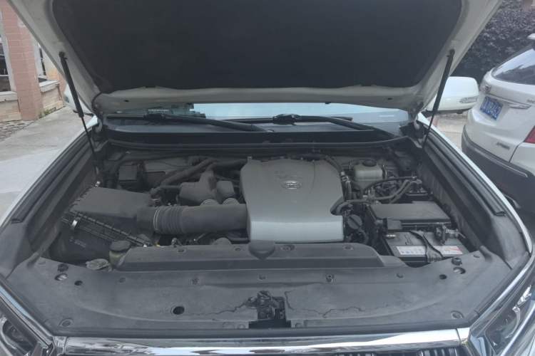 Used Toyota Prado 2019 3.5L Automatic TX-L Deluxe Edition with Rear-Mounted Spare Tire Engine Bay