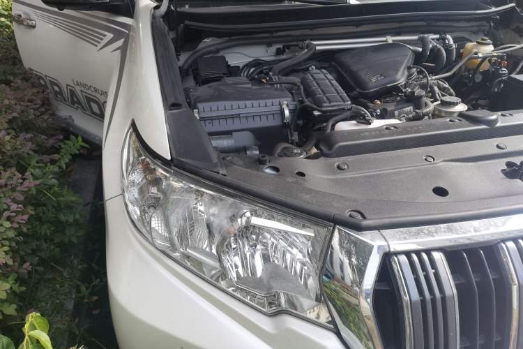 Used Toyota Prado  Engine Bay Right