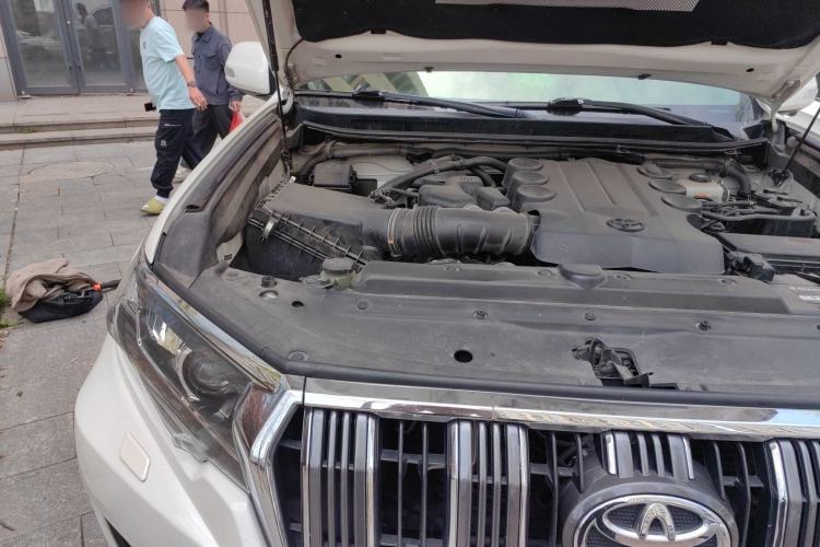 Used Toyota Prado  Engine Bay Right