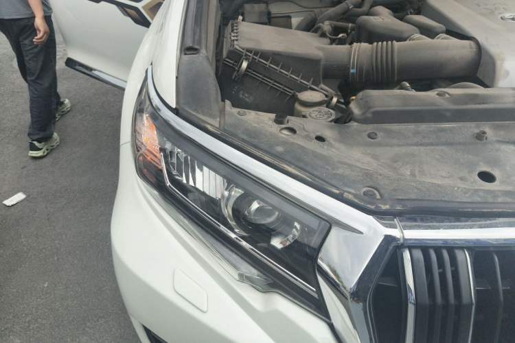 Used Toyota Prado 2019 3.5L Automatic TX-L Deluxe Edition with Rear-Mounted Spare Tire Engine Bay Right