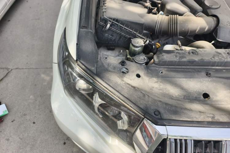 Used Toyota Prado 2019 4.0L TX-L Middle East Engine Bay Right
