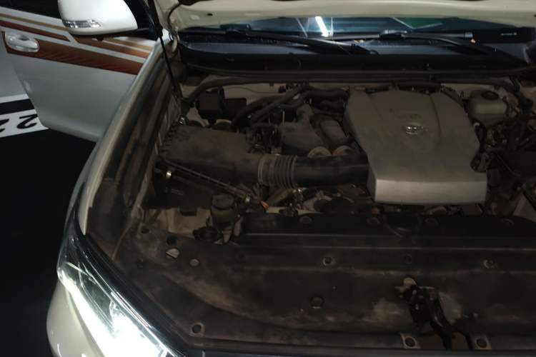 Used Toyota Prado 2019 3.5L Automatic TX-L Deluxe Edition with Rear-Mounted Spare Tire Engine Bay Right
