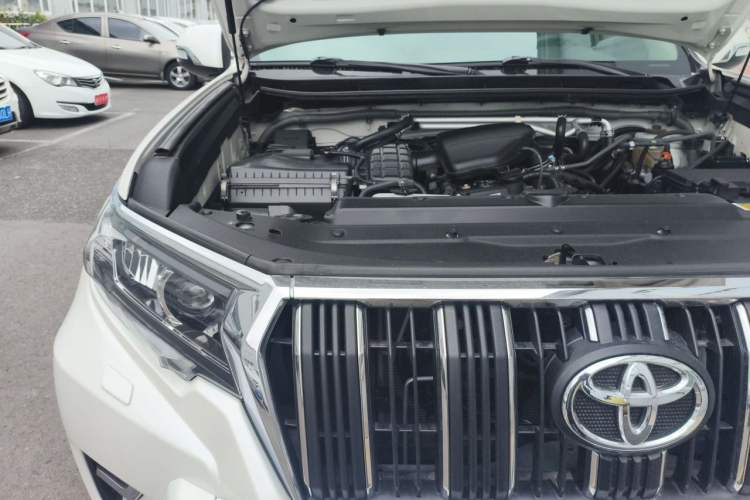 Used Toyota Prado  Engine Bay Right