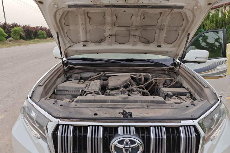 Used Toyota Prado  Engine Bay