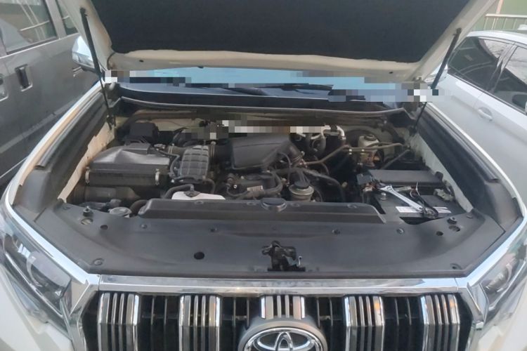 Used Toyota Prado  Engine Bay