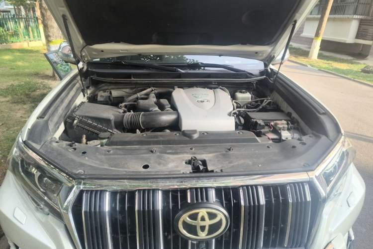 Used Toyota Prado 2019 3.5L Automatic TX-L Deluxe Edition with Rear-Mounted Spare Tire Engine Bay