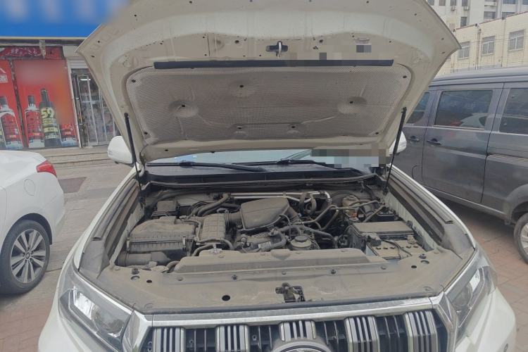 Used Toyota Prado  Engine Bay