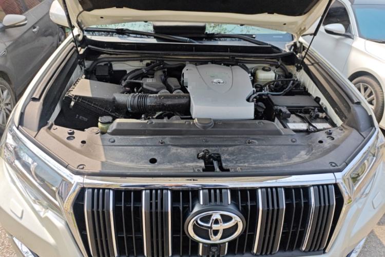 Used Toyota Prado 2019 3.5L Automatic TX-L Deluxe Edition with Rear-Mounted Spare Tire Engine Bay