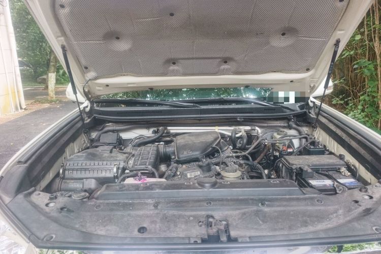 Used Toyota Prado  Engine Bay