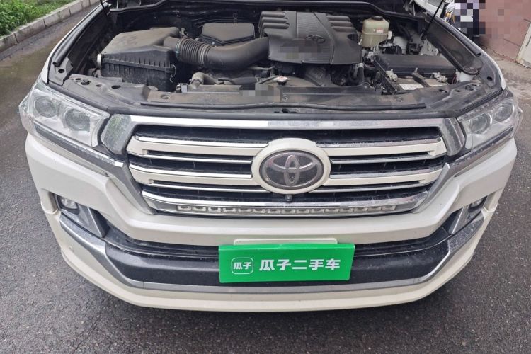 Used Toyota Prado  Engine Bay