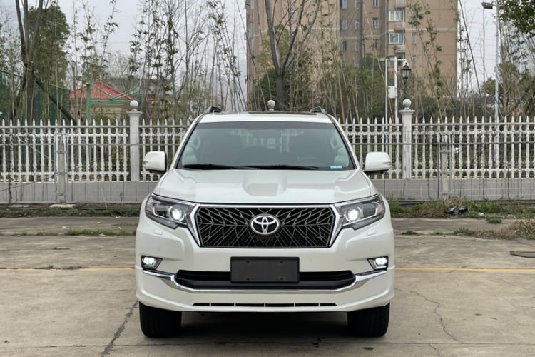 Used Toyota Prado 2019 3.5L Automatic TX-L Deluxe Edition with Rear-Mounted Spare Tire Exterior 4