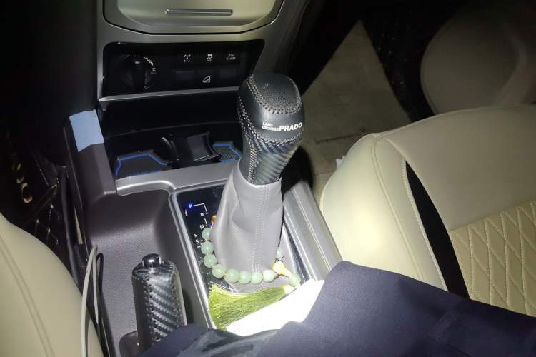 Used Toyota Prado 2019 4.0L TX-L Dual Fuel Sunroof 17-Inch Wheels Middle East Version Gear Lever