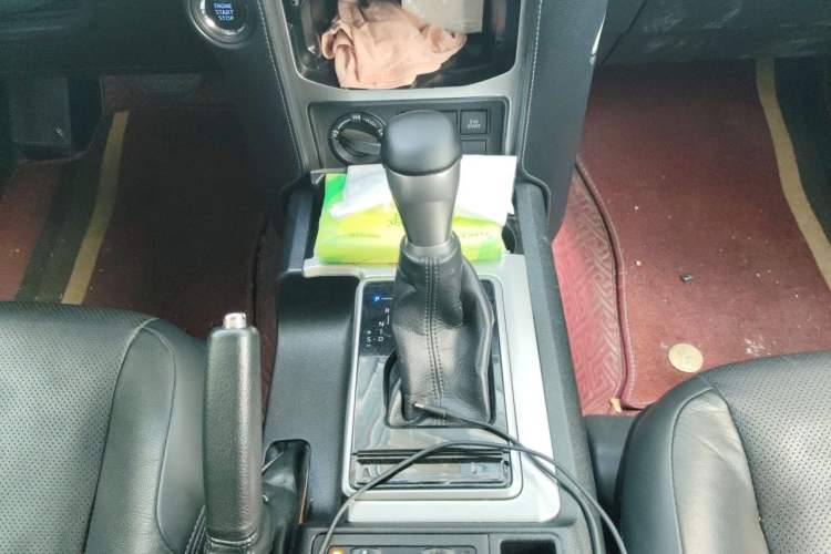 Used Toyota Prado 2019 3.5L Automatic TX-L Deluxe Edition Gear Lever