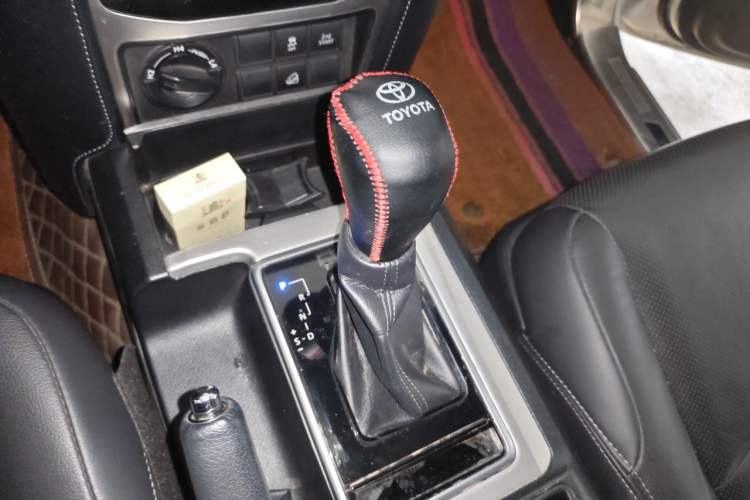 Used Toyota Prado 2019 3.5L Automatic TX-L Deluxe Edition with Rear-Mounted Spare Tire Gear Lever