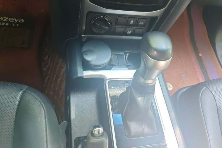 Used Toyota Prado 2019 3.5L Automatic TX-L Deluxe Edition with Rear-Mounted Spare Tire Gear Lever