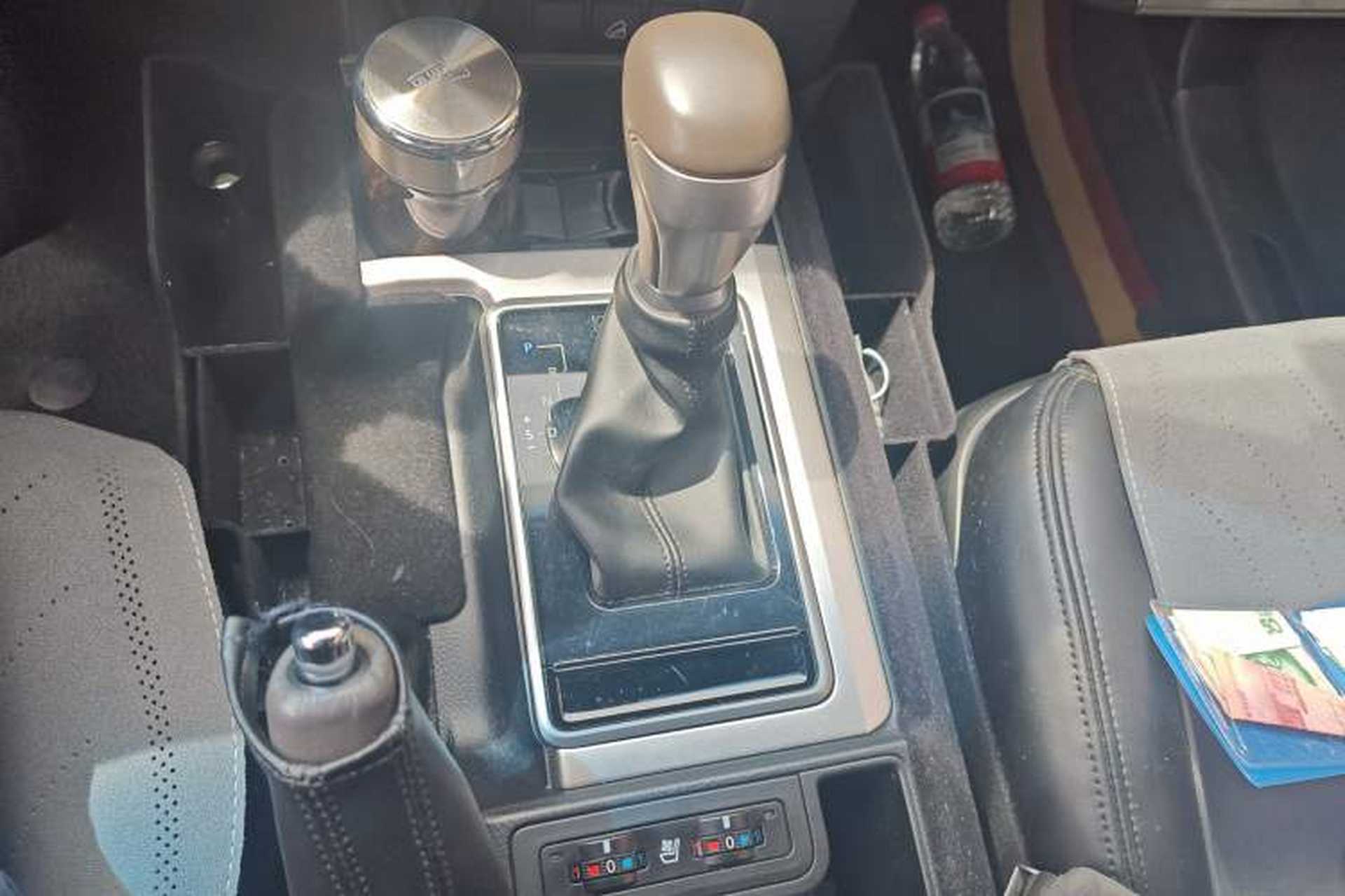 Used Toyota Prado 2019 4.0L TX-L Middle East Gear Lever