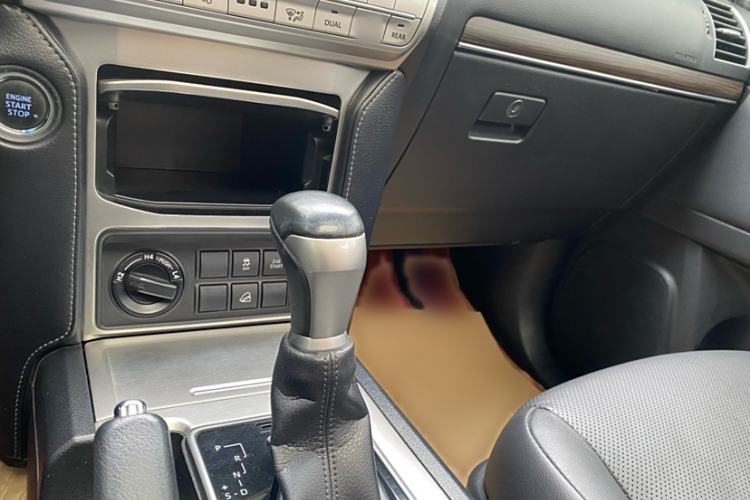 Used Toyota Prado 2019 3.5L Automatic TX-L Deluxe Edition Gear Lever