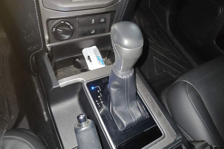Used Toyota Prado 2019 3.5L Automatic TX-L Deluxe Edition with Rear-Mounted Spare Tire Gear Lever