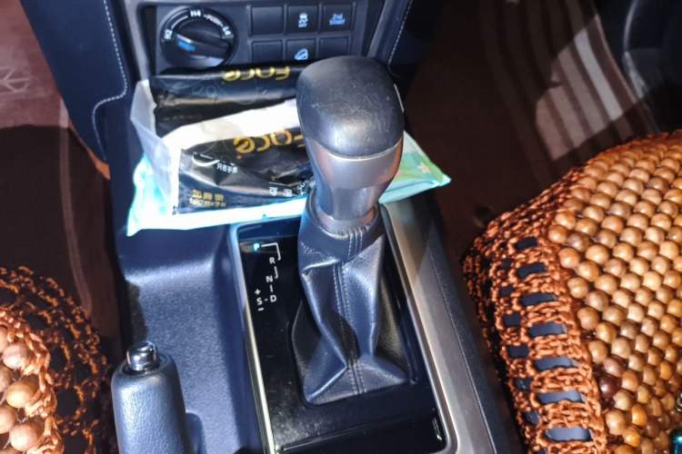 Used Toyota Prado 2019 3.5L Automatic TX-L Deluxe Edition Gear Lever