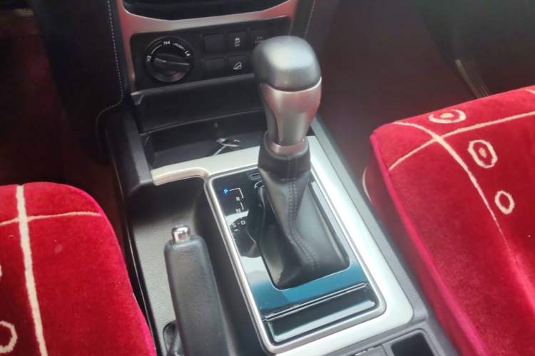Used Toyota Prado 2019 3.5L Automatic TX-L Deluxe Edition with Rear-Mounted Spare Tire Gear Lever