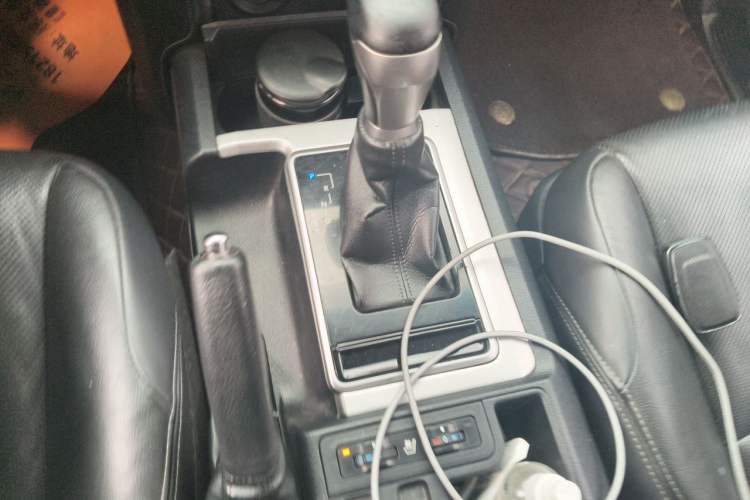 Used Toyota Prado 2019 3.5L Automatic TX-L Deluxe Edition with Rear-Mounted Spare Tire Gear Lever