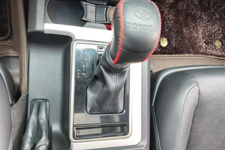 Used Toyota Prado 2019 3.5L Automatic TX-L Deluxe Edition with Rear-Mounted Spare Tire Gear Lever