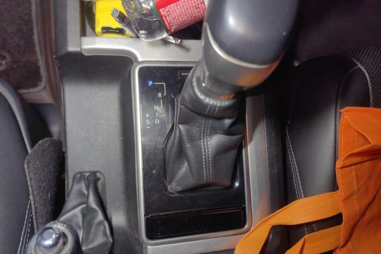 Used Toyota Prado 2019 3.5L Automatic TX-L Deluxe Edition with Rear-Mounted Spare Tire Gear Lever