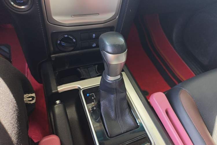 Used Toyota Prado 2019 3.5L Automatic TX-L Deluxe Edition with Rear-Mounted Spare Tire Gear Lever