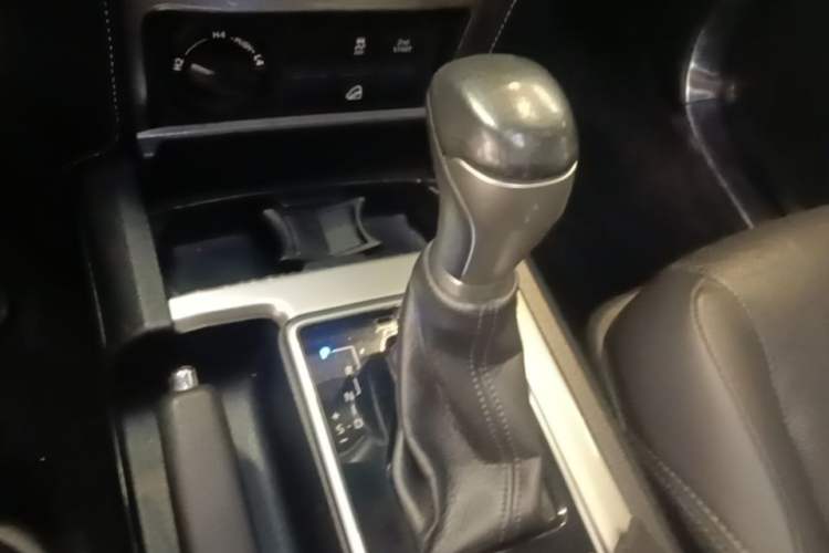 Used Toyota Prado 2019 3.5L Automatic TX-L Deluxe Edition with Rear-Mounted Spare Tire Gear Lever