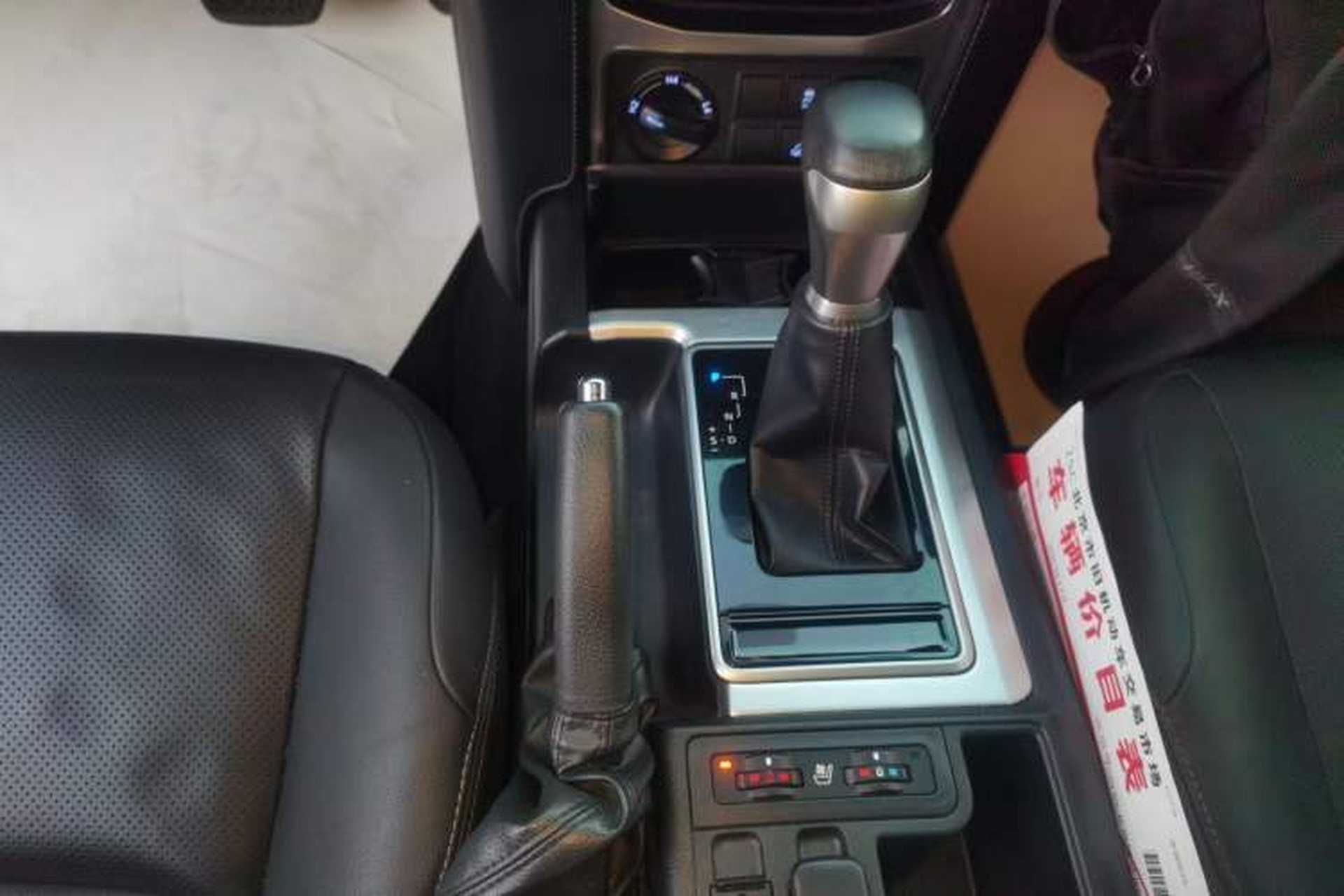 Used Toyota Prado 2019 3.5L Automatic TX-L Deluxe Edition Gear Lever