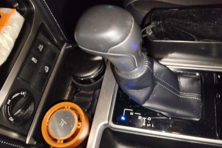 Used Toyota Prado 2019 3.5L Automatic TX-L Deluxe Edition with Rear-Mounted Spare Tire Gear Lever