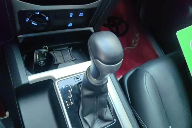 Used Toyota Prado 2019 3.5L Automatic TX-L Deluxe Edition with Rear-Mounted Spare Tire Gear Lever