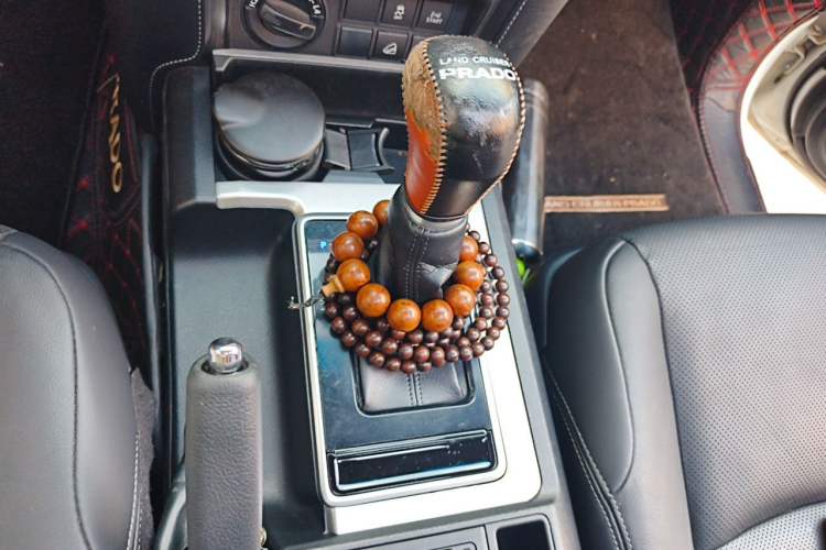 Used Toyota Prado 2019 3.5L Automatic TX-L Deluxe Edition with Rear-Mounted Spare Tire Gear Lever