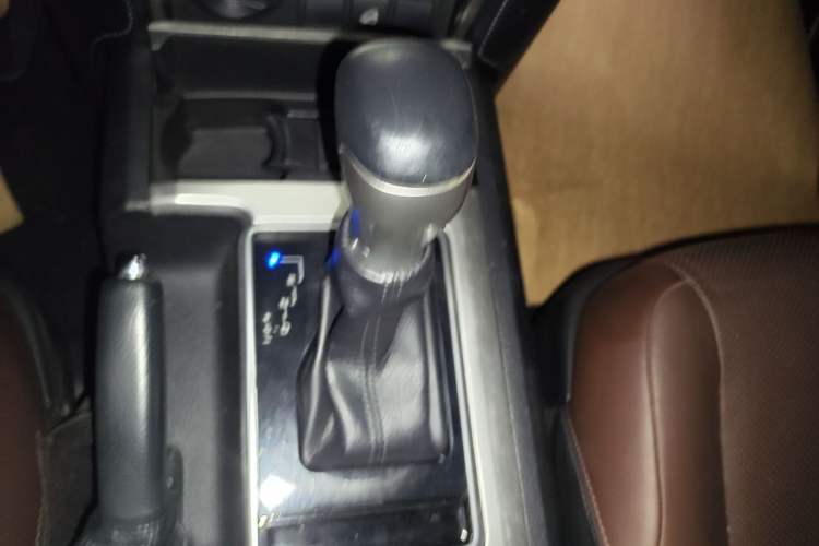Used Toyota Prado 2019 3.5L Automatic TX-L Deluxe Edition with Rear-Mounted Spare Tire Gear Lever