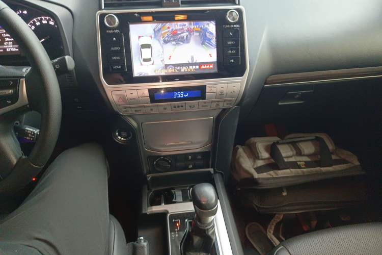 Used Toyota Prado 2019 3.5L Automatic TX-L Deluxe Edition Gear Lever