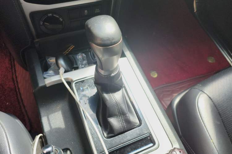 Used Toyota Prado 2019 3.5L Automatic TX-L Deluxe Edition with Rear-Mounted Spare Tire Gear Lever