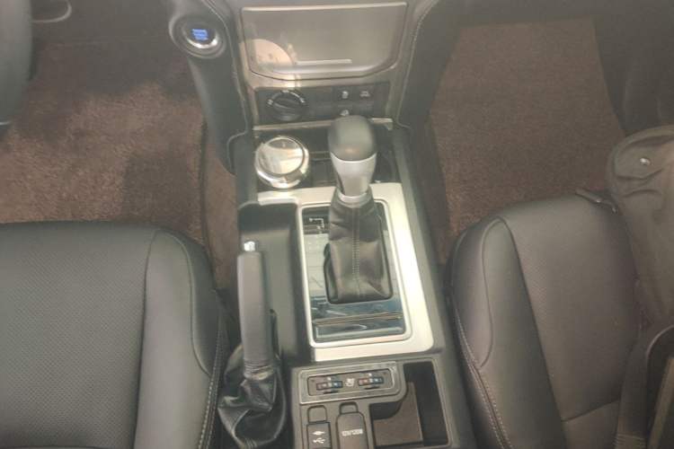 Used Toyota Prado 2019 3.5L Automatic TX-L Deluxe Edition with Rear-Mounted Spare Tire Gear Lever