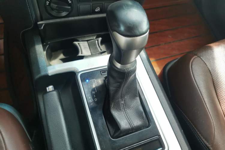Used Toyota Prado 2019 3.5L Automatic TX-L Deluxe Edition Gear Lever