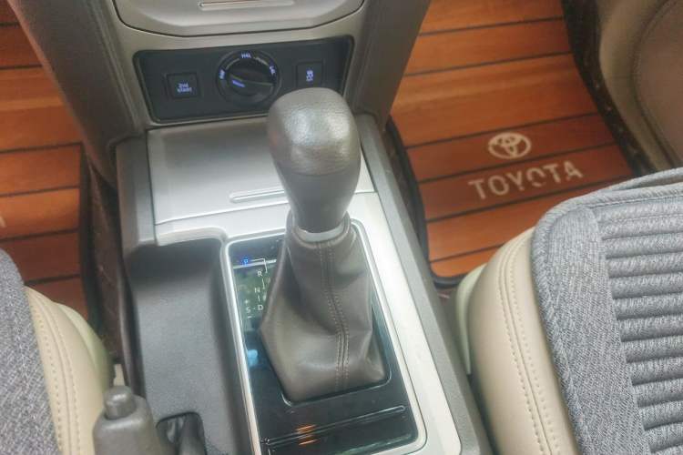 Used Toyota Prado  Gear Lever