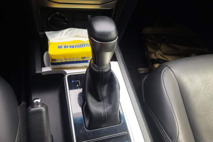 Used Toyota Prado 2019 3.5L Automatic TX-L Deluxe Edition Gear Lever