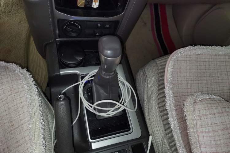 Used Toyota Prado 2019 3.5L Automatic TX-L Deluxe Edition with Rear-Mounted Spare Tire Gear Lever