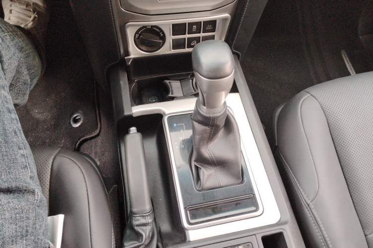 Used Toyota Prado 2019 3.5L Automatic TX-L Deluxe Edition with Rear-Mounted Spare Tire Gear Lever